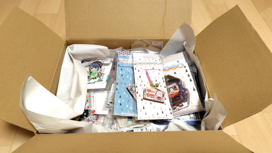 ②お買い得！【ゆるキャン△】アクリルスタンド　キーホルダー　缶バッジ等多数まとめ