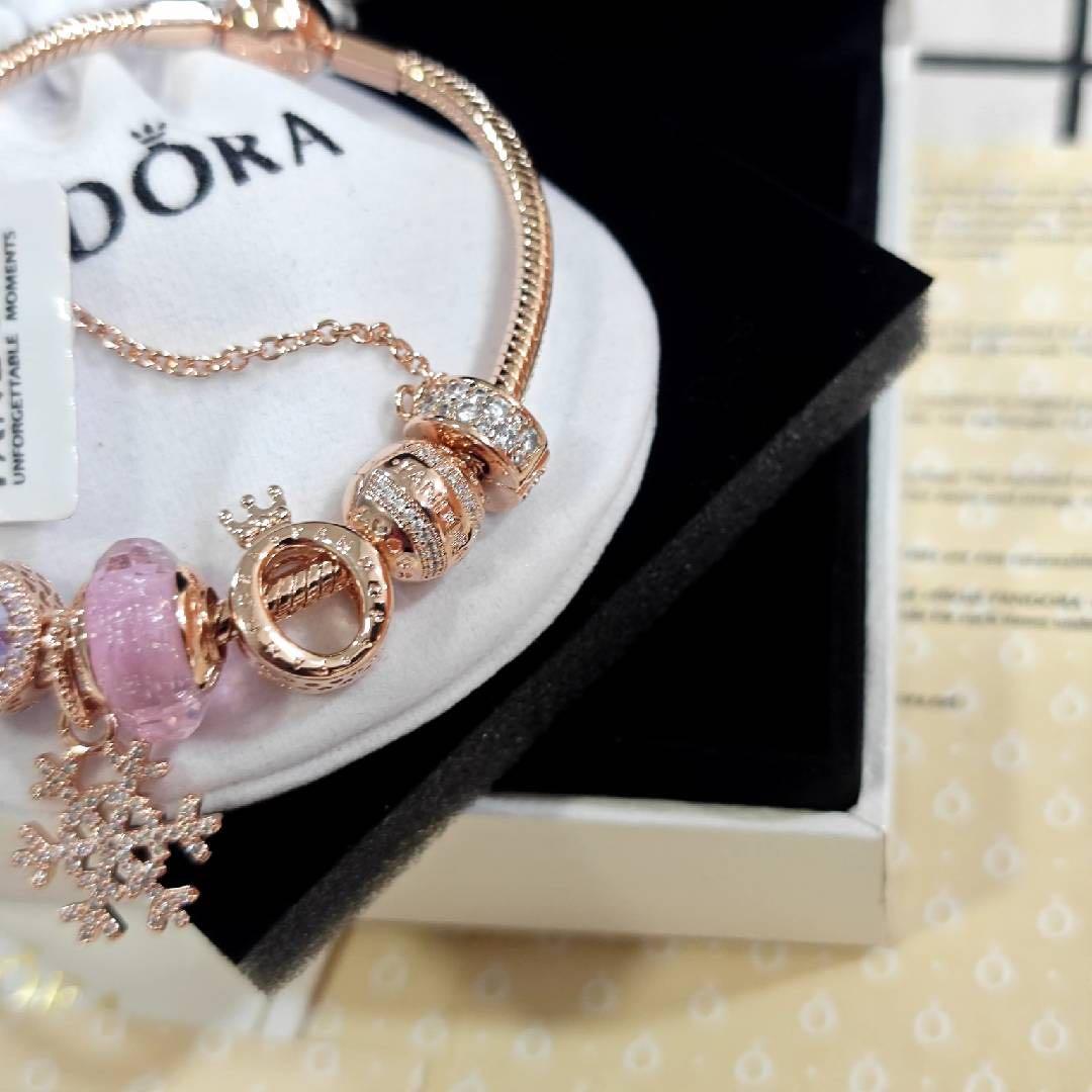 【Pandora 】ローズゴールド ビーズブレスレットスノーフレークチャーム付き