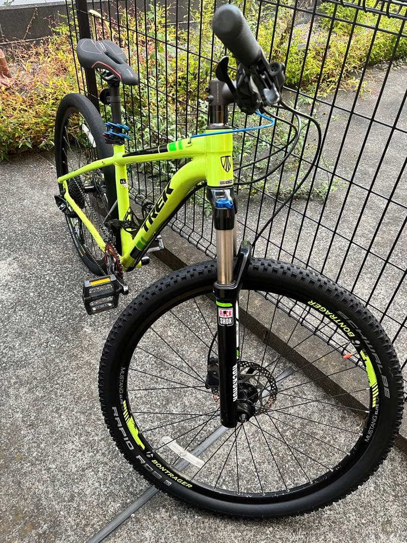 自転車本体 TREK XCALIBER 8 MTB ROCKSHOX