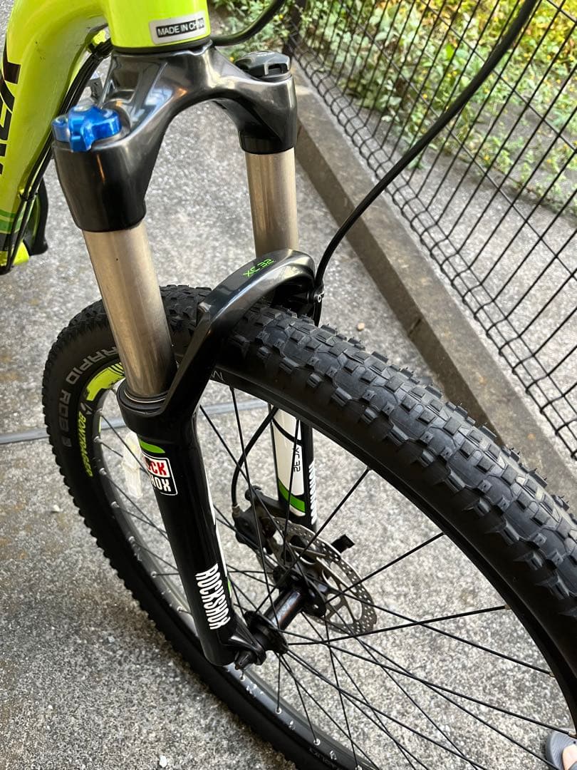 自転車本体 TREK XCALIBER 8 MTB ROCKSHOX