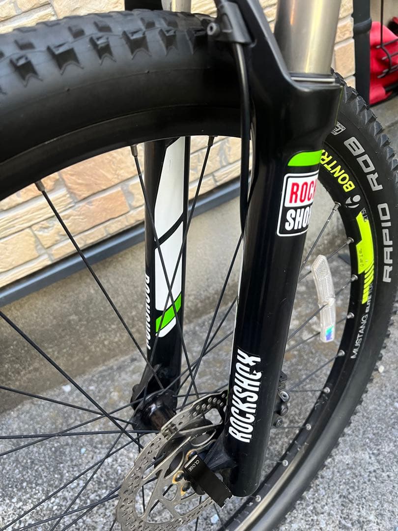 自転車本体 TREK XCALIBER 8 MTB ROCKSHOX