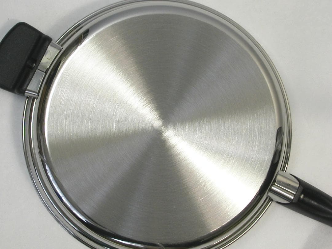 アムウェイ 大フライパン 未使用品 料理本とスクラブバッズ1個付き IH対応品