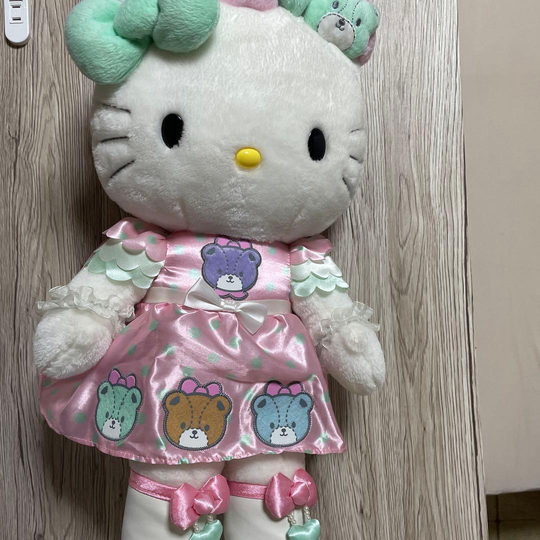 ハローキティ40th タイニーチャム HUG ドール 特大BIGぬいぐるみ