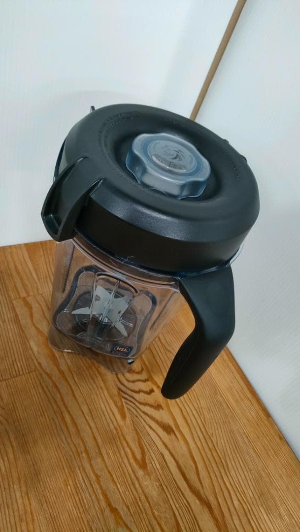 【目立った傷や汚れなし】バイタミックスE520　ホワイト　1603