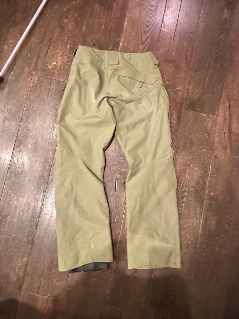 patagonia スノーボードパンツ S オリーブグリーン
