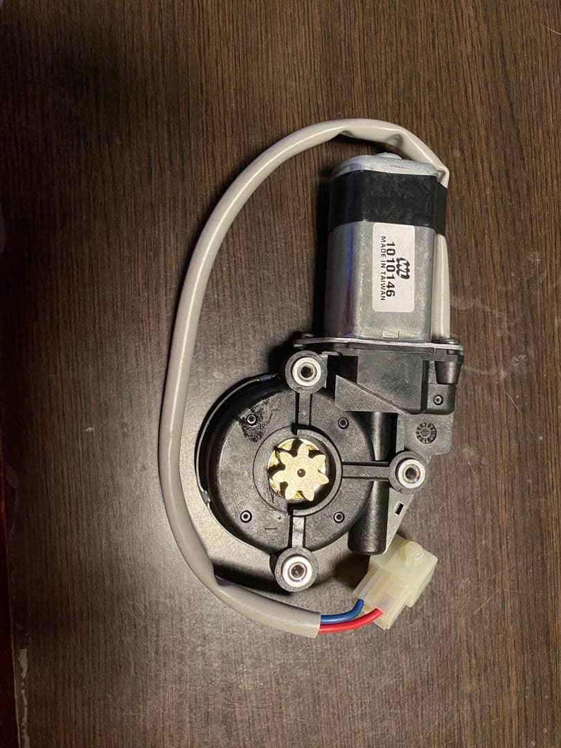 ♡ランドクルーザー80 パワーウィンドウ用モーター(左前用)