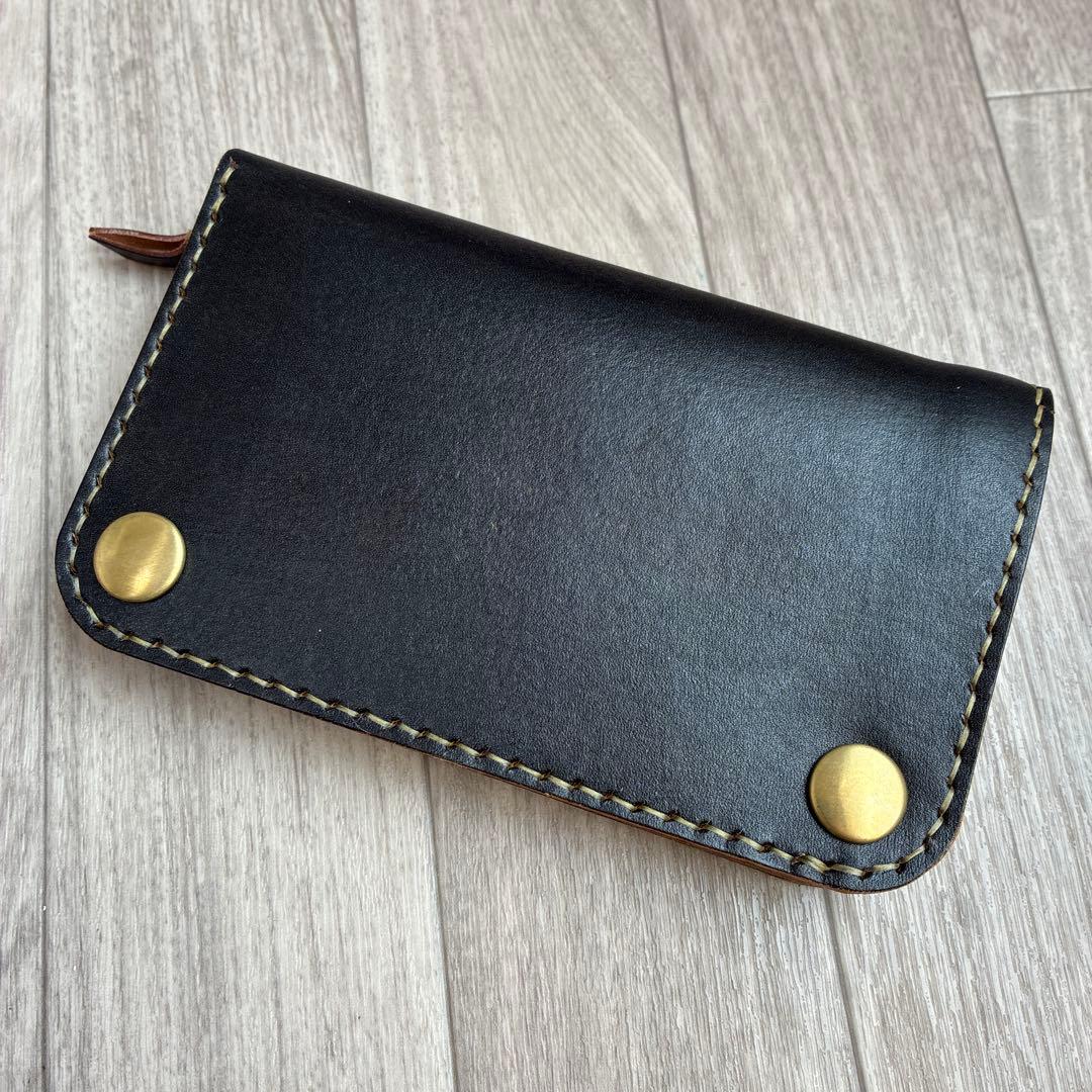 【茶芯ブラック】ミドルトラッカーウォレット　真鍮　お札を折らずに収納