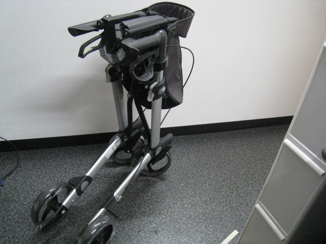 ハンディウォークＬ　GEMINO 30 歩行器 歩行車 パラマウントベッド ③