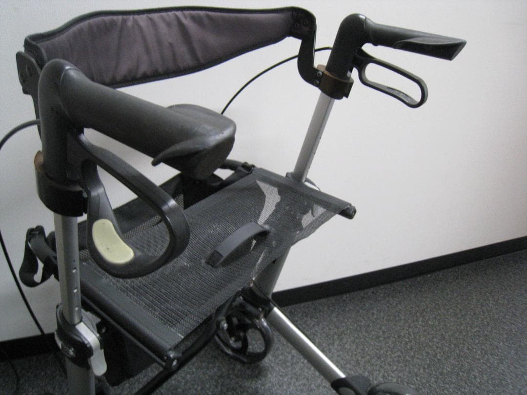 ハンディウォークＬ　GEMINO 30 歩行器 歩行車 パラマウントベッド ③