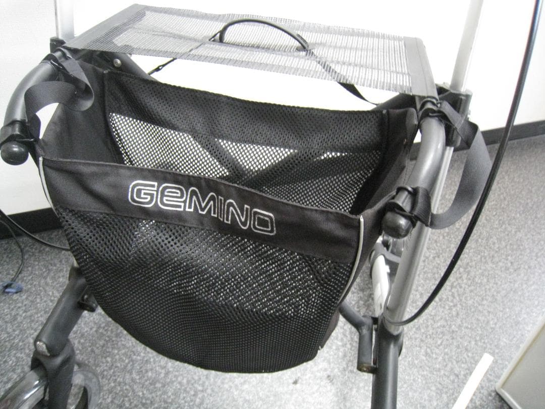 ハンディウォークＬ　GEMINO 30 歩行器 歩行車 パラマウントベッド ③