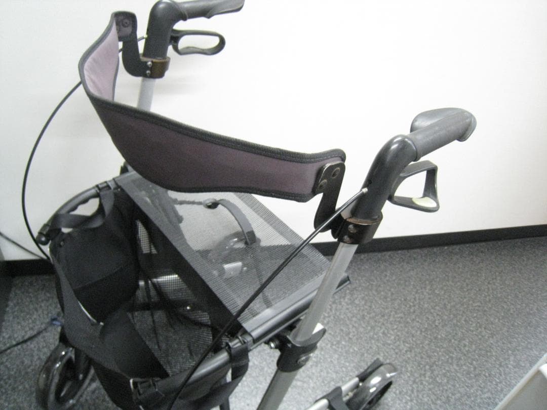 ハンディウォークＬ　GEMINO 30 歩行器 歩行車 パラマウントベッド ③