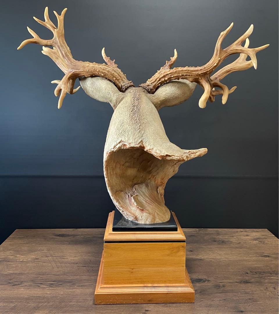 置物 CROWNING GLORY by JOE SLOCKBOWER