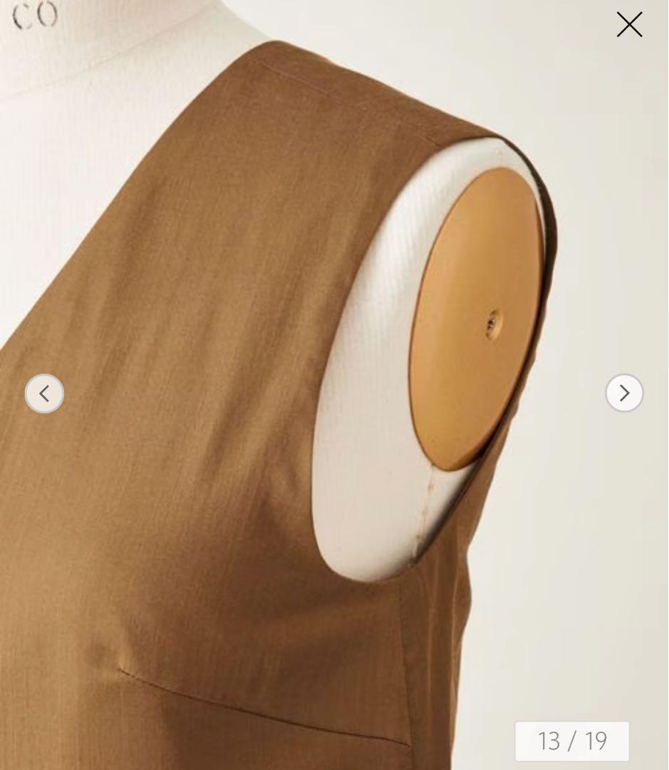 ＜conte＞サテン ノースリーブ オールインワン　ベージュ