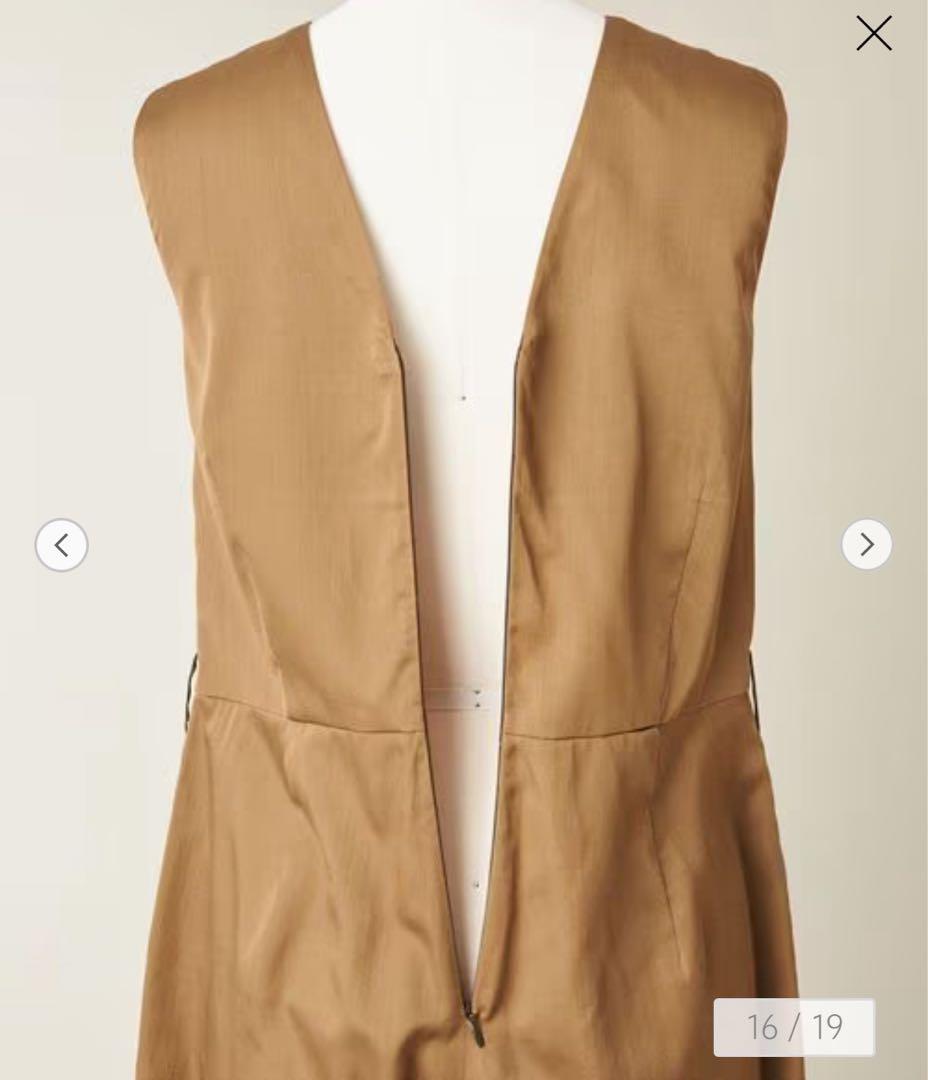 ＜conte＞サテン ノースリーブ オールインワン　ベージュ