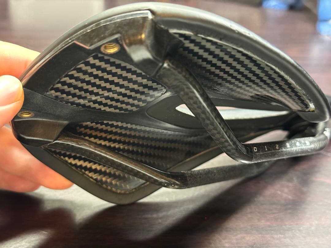 スペシャライズド　POWERカーボンサドル　143mm