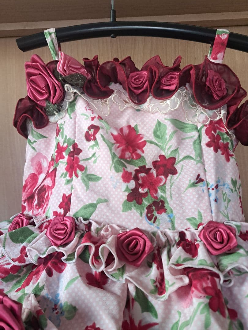 いちご　赤と白の花柄ドレス １20センチ7歳アイム