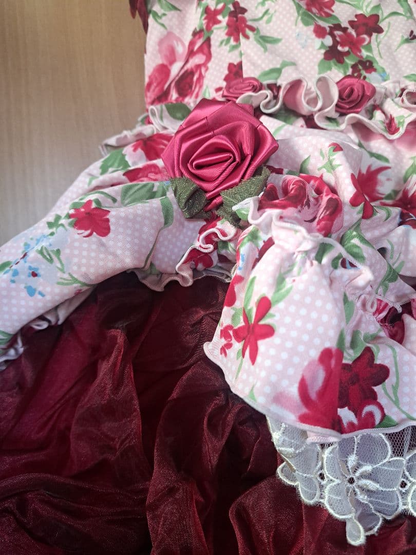 いちご　赤と白の花柄ドレス １20センチ7歳アイム