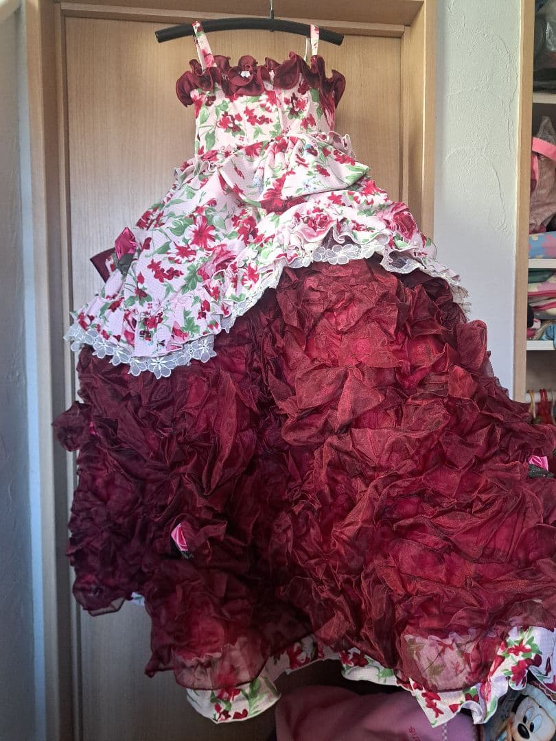 いちご　赤と白の花柄ドレス １20センチ7歳アイム