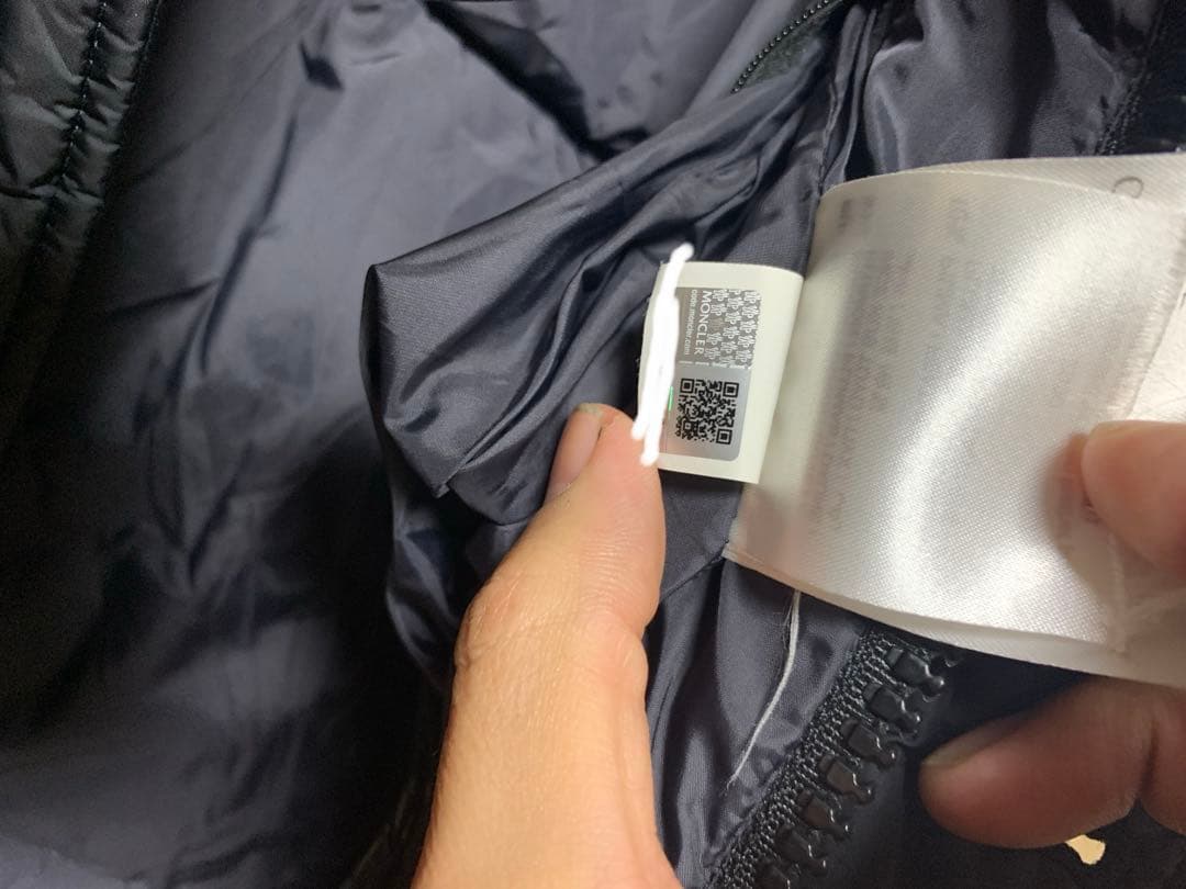 MONCLER ネイビー　ダウンジャケット フード付きaffton アフトン