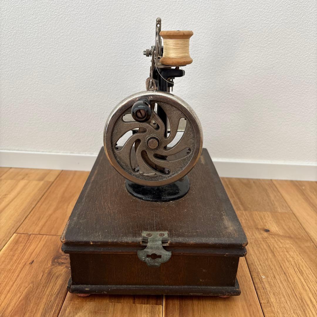 LEADアンティーク 手回しミシン 引き出し付き