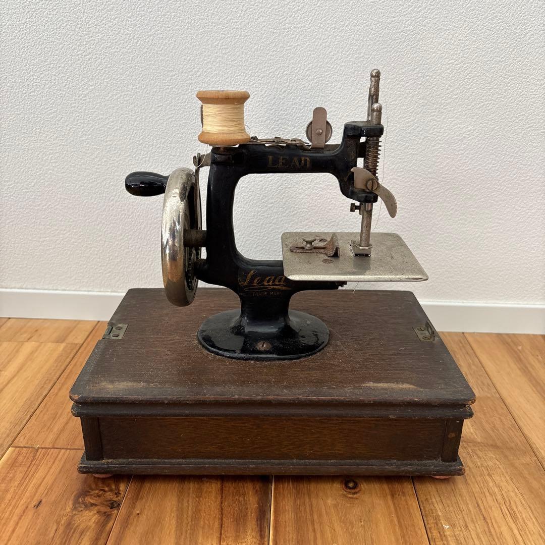 LEADアンティーク 手回しミシン 引き出し付き