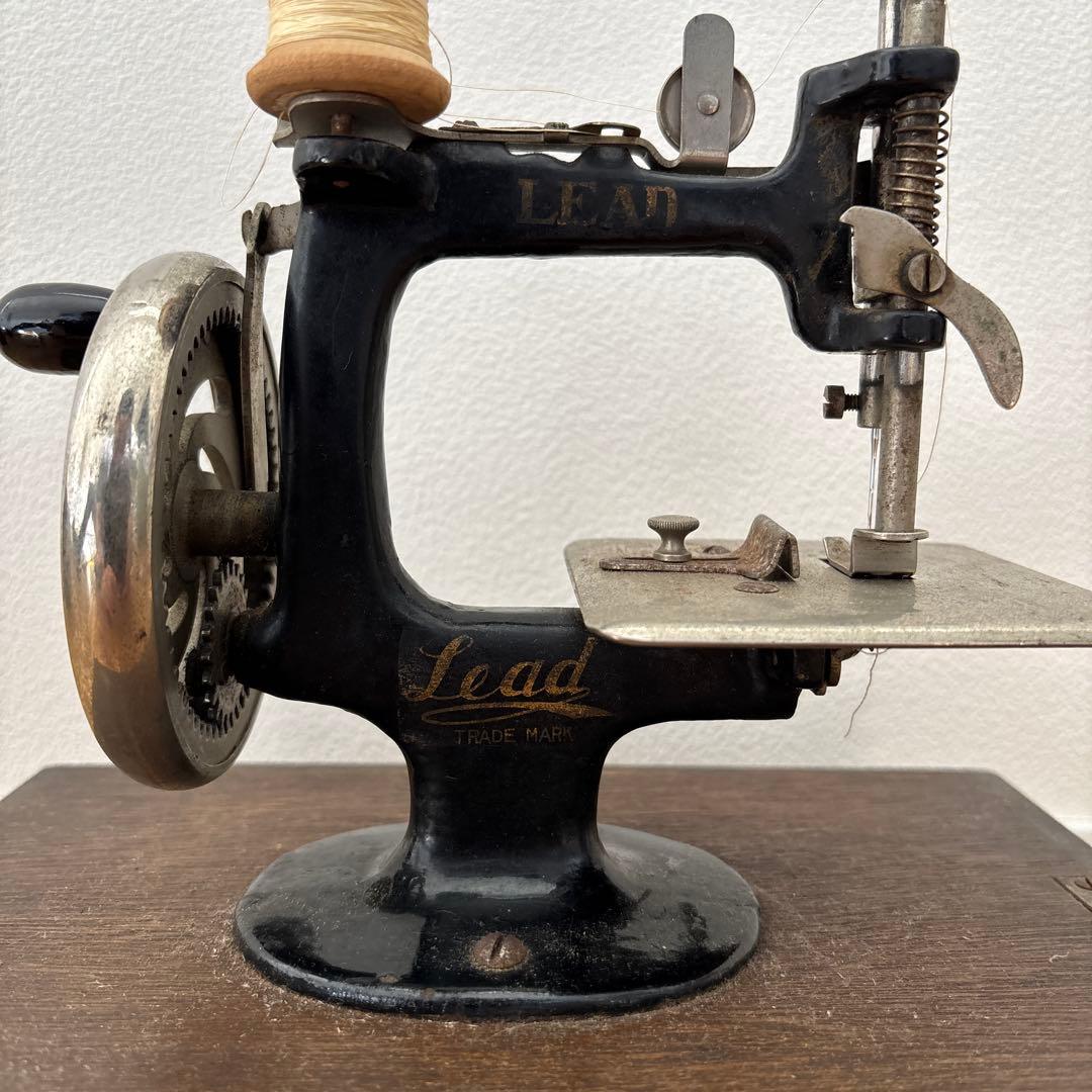 LEADアンティーク 手回しミシン 引き出し付き