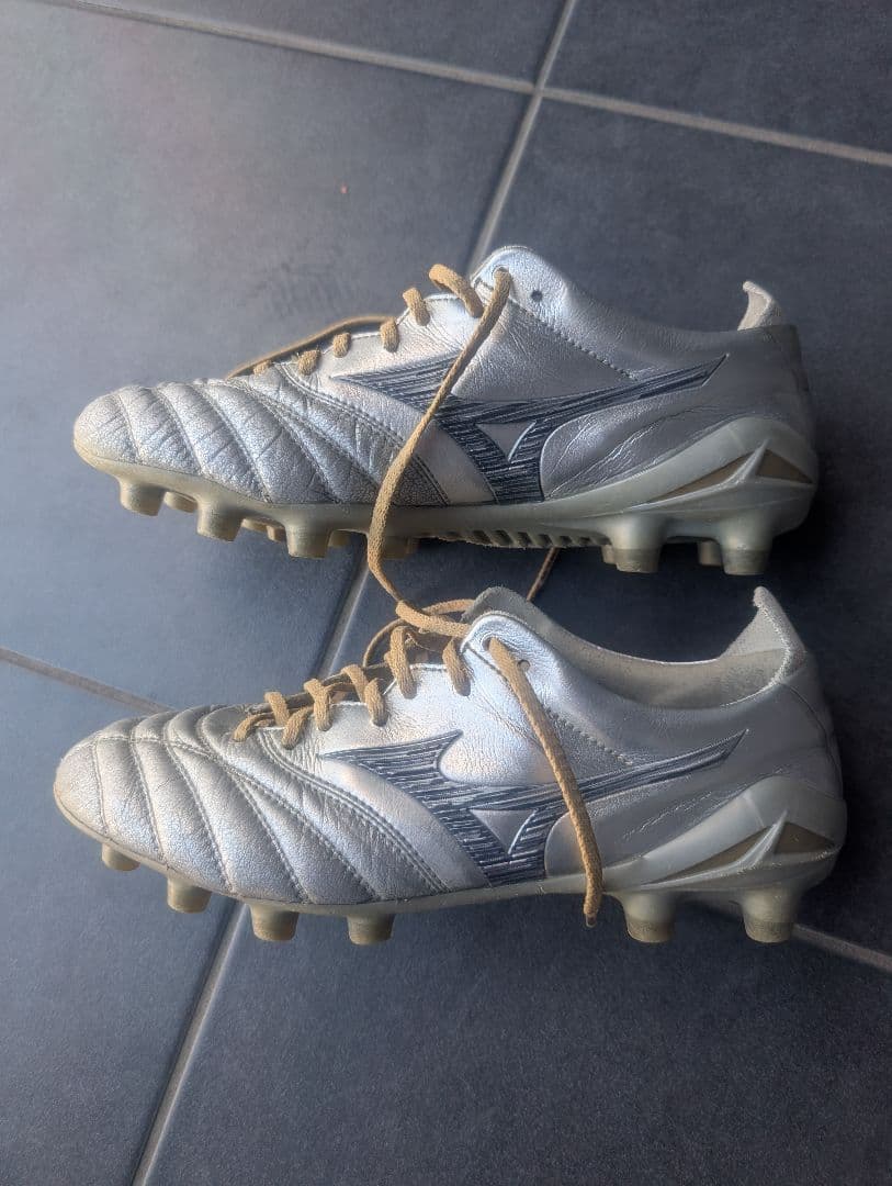 モレリアネオ4　シルバー　23.5cm