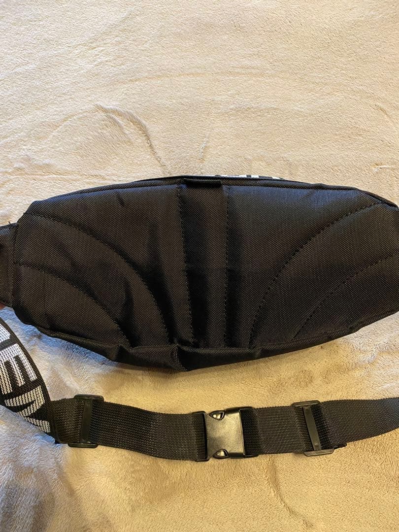 Supreme ボディバッグ・ウエストポーチ ブラック