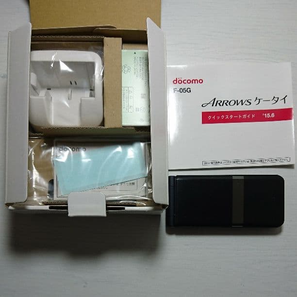 ARROWS ケータイ F-05G 未使用品 ガラホ