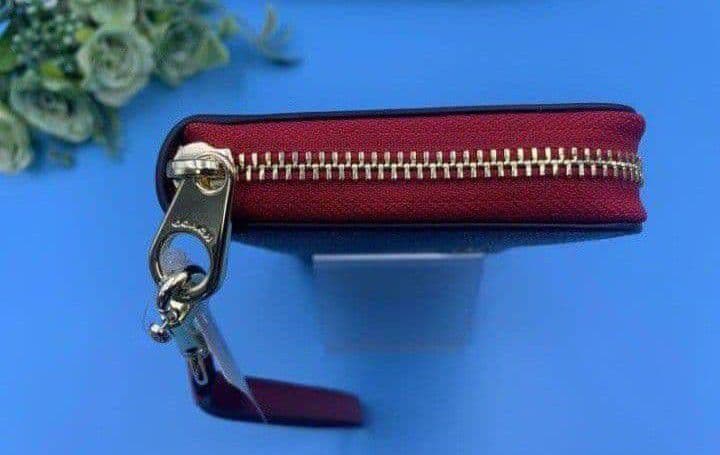 新品未使用コーチ長財布ブラウンレッドシグネチャー レディースメンズ送料無料