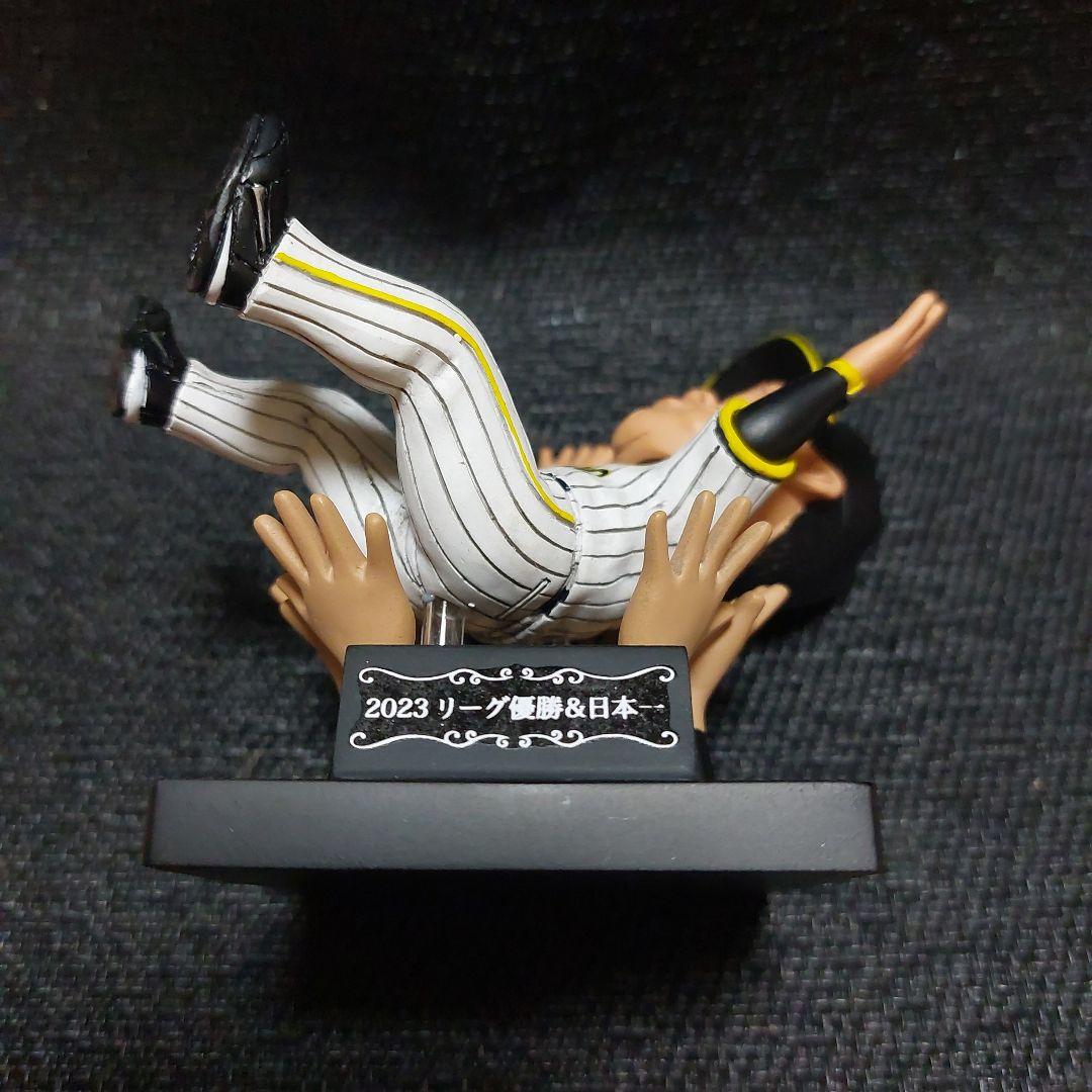 阪神タイガース #80岡田監督ボブルヘッド フィギュア - メルカリ