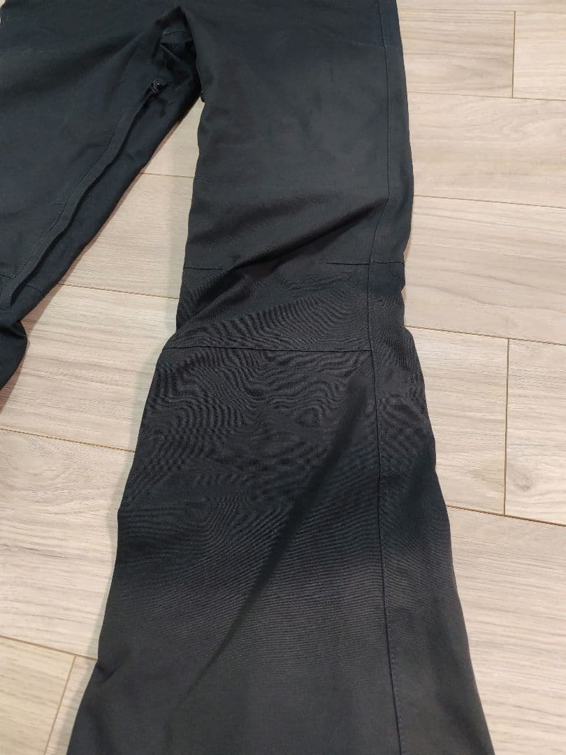 ボルコム（VOLCOM）レディースビブパンツ　Mサイズ