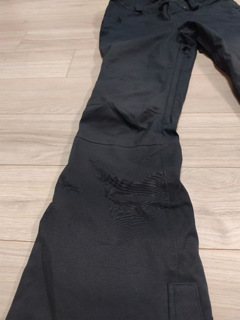 ボルコム（VOLCOM）レディースビブパンツ　Mサイズ