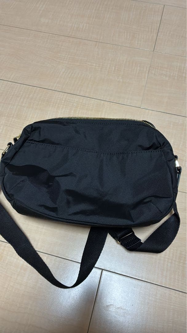 アニエスベー カメラ型ショルダーバッグ ブラック