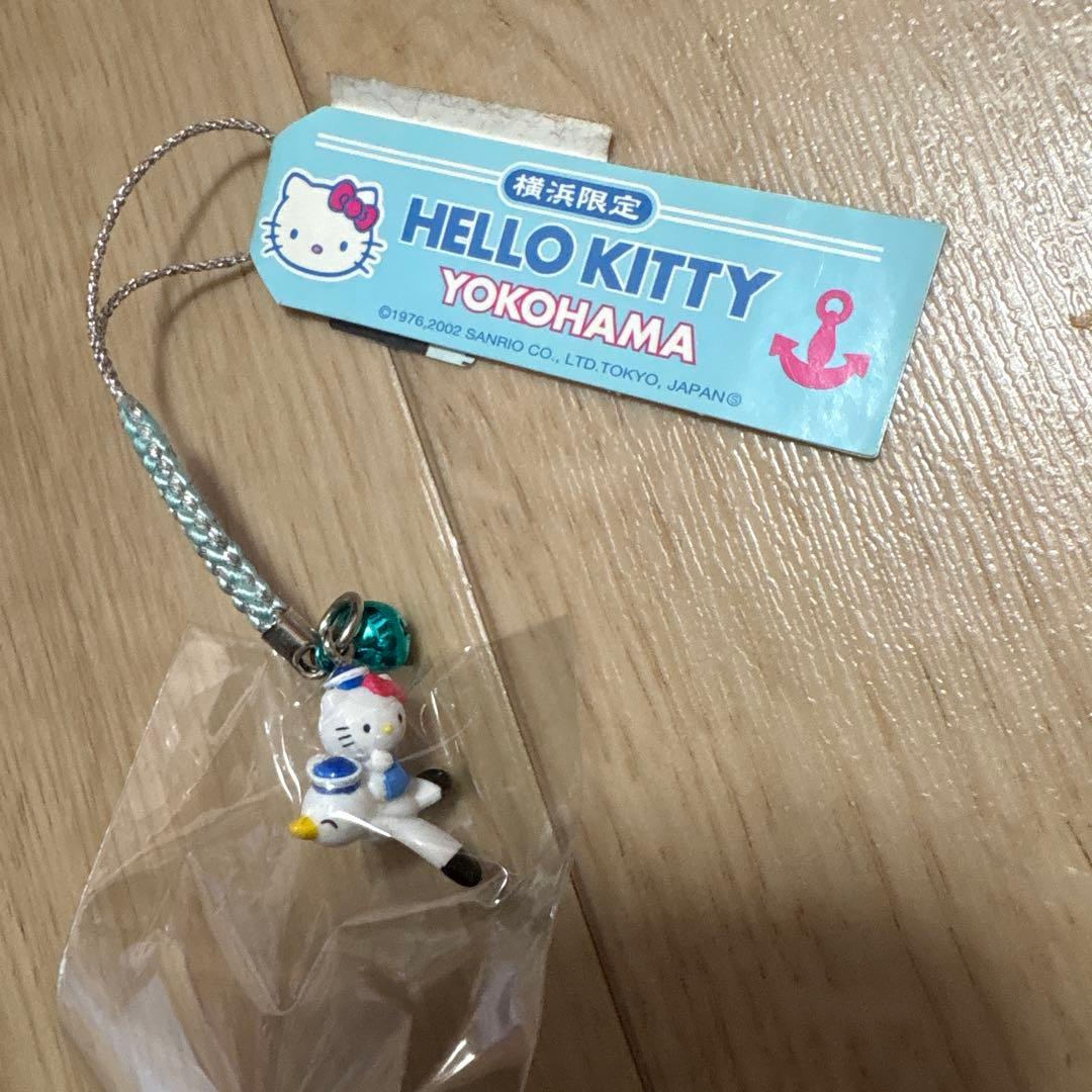 ご当地キティ 根付ストラップ 横浜限定 かもめ - メルカリ