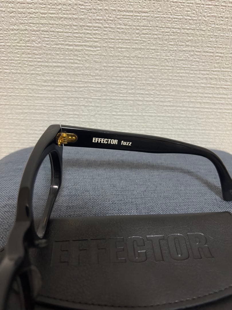 EFFECTOR エフェクター　ファズ　黒×金　ケース付き！