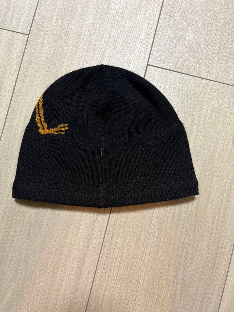 ARC'TERYX ニット帽 フリーサイズ 黒/金　 値下げ可能