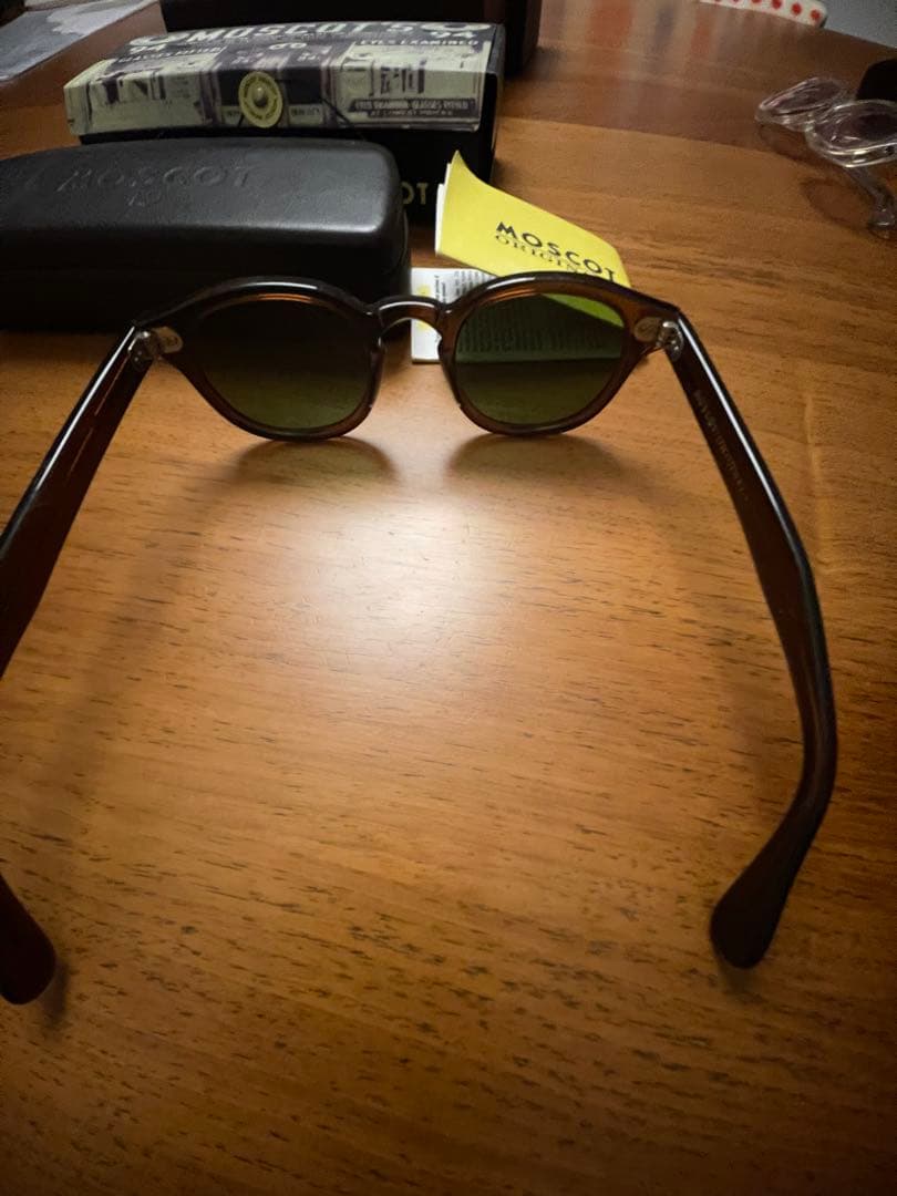 正規品　MOSCOT ORIGINALS NYC ブラウンサングラスレムトッシュ