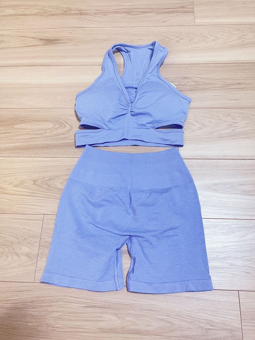 Alphalete スポーツブラ＆ショートパンツセット