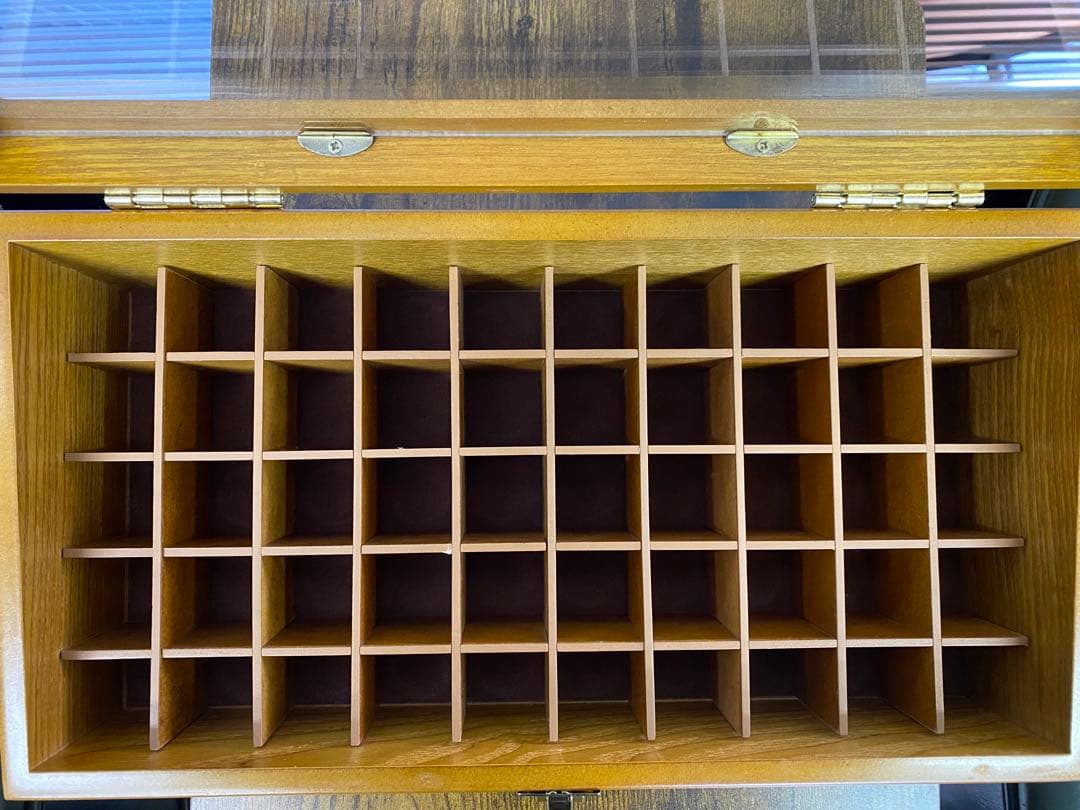 doTERRA 木製ガラス蓋付き エッセンシャルオイル瓶50本収納 ボックス