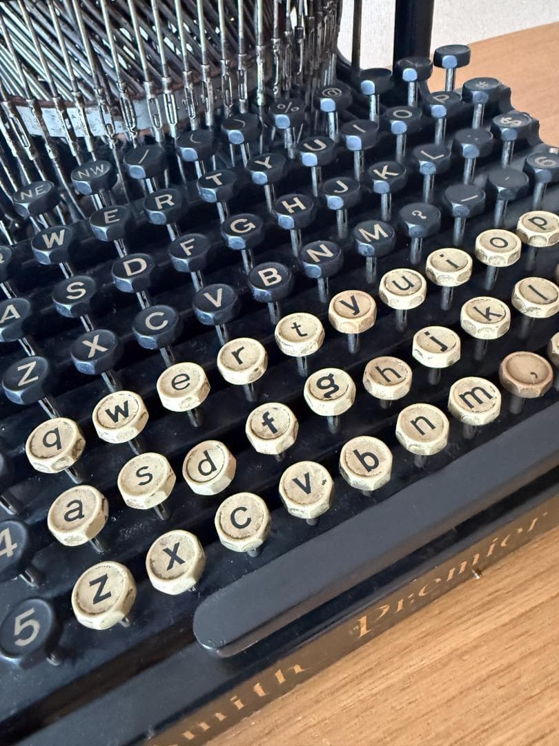 Smith Premier No.4 デスクトップ タイプライター