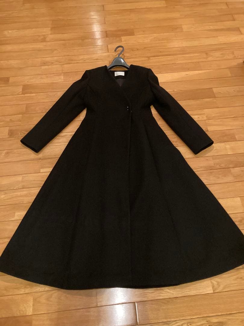 CELFORDブラックロングコート Vネック