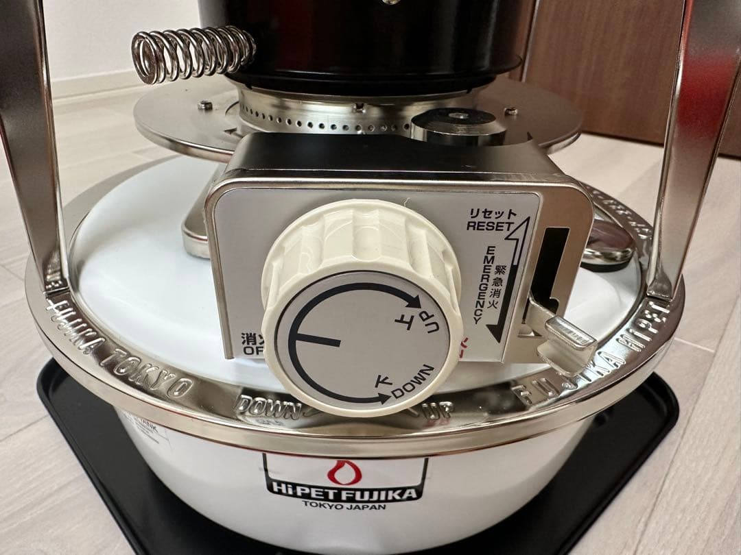 フジカハイペット　石油ストーブ　キャンプ　ホワイト　反射板付