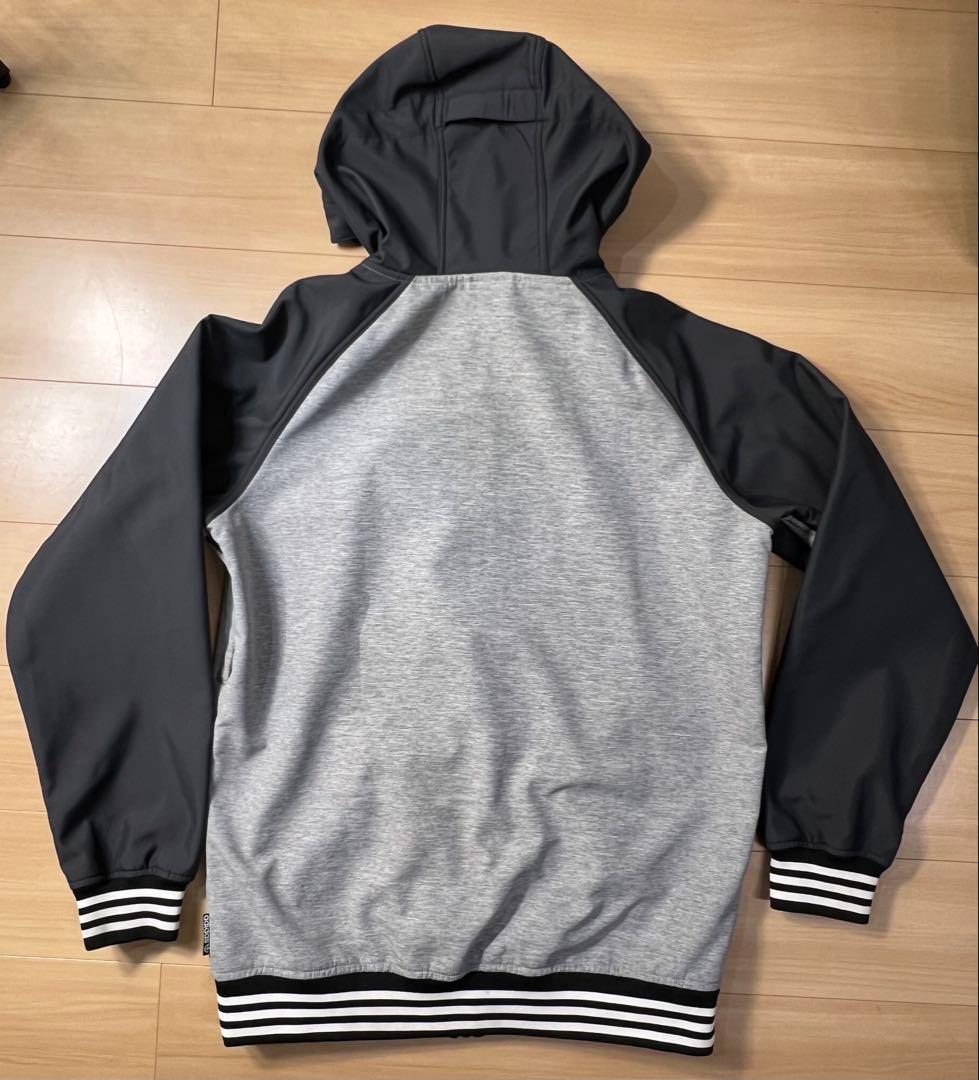 アディダスオリジナルスのスノボウェア上下セット