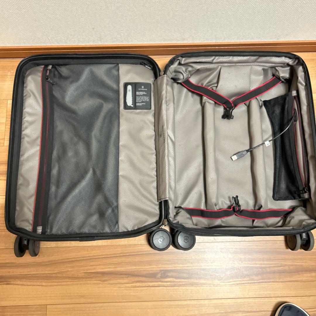 Victorinox　ヴィクトリノックス　スーツケース