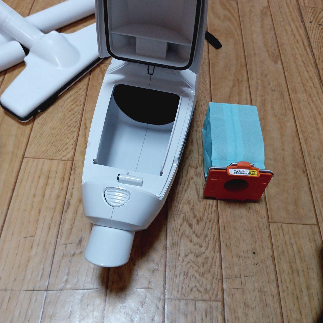 マキタ10.8V充電式クリーナCL107FD 純正バッテリー、充電器付