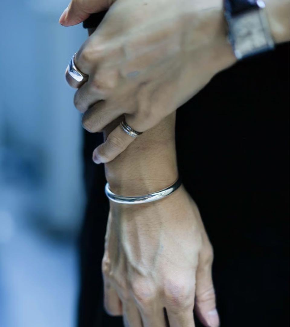 MBアイテム　OX JEWELRY Silver Curve Bangle