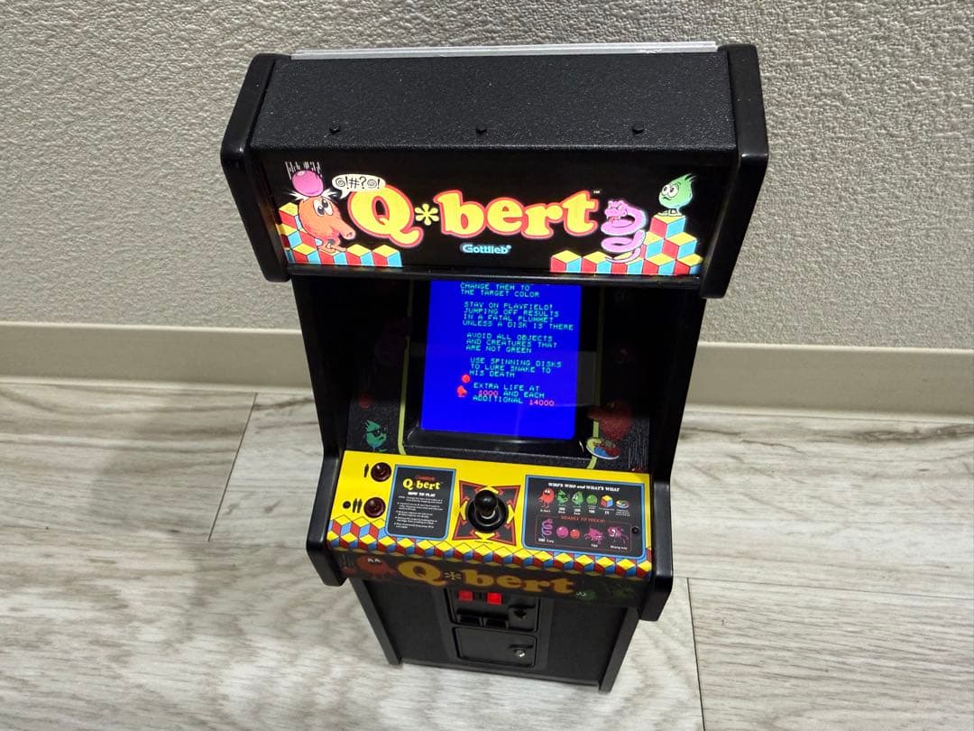 中古1/6スケールQ*bertレプリカミニアーケードゲーム機