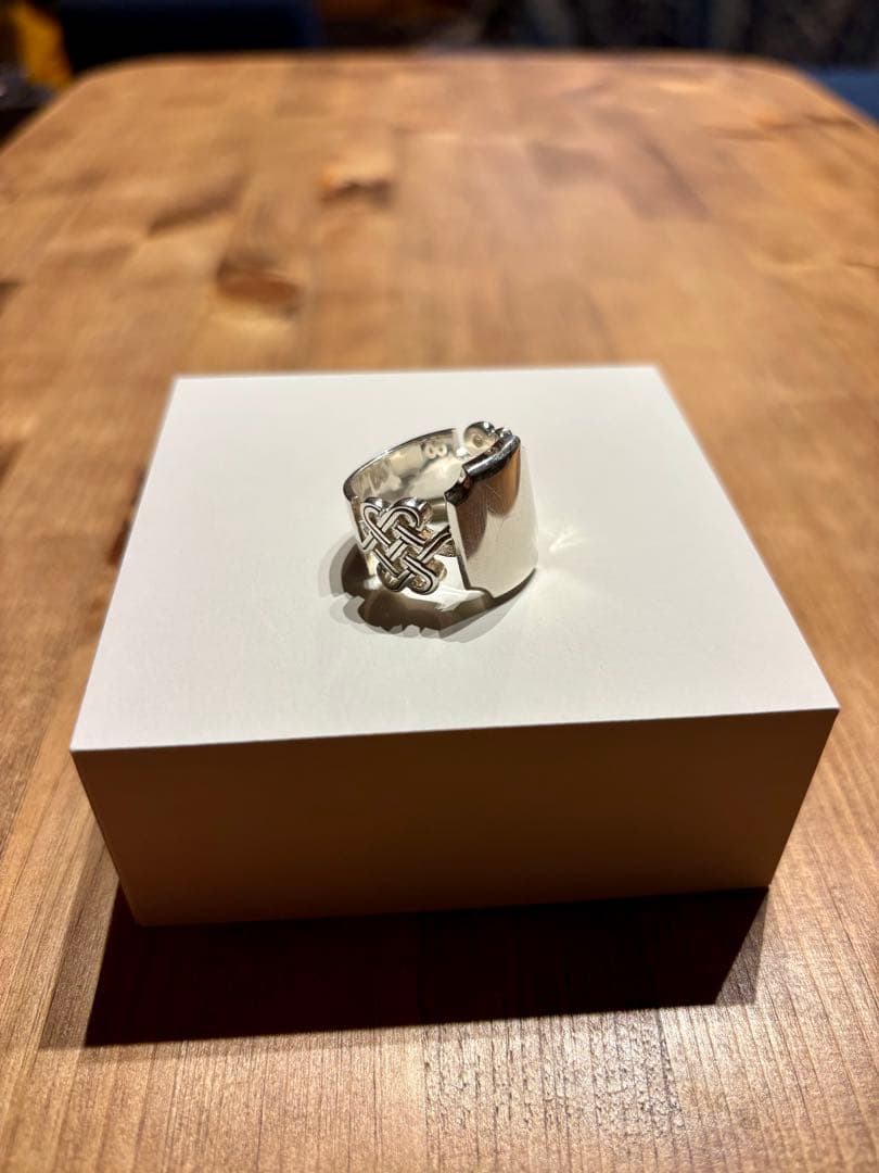 heres MAJESTY CROWN RING DIA 21号