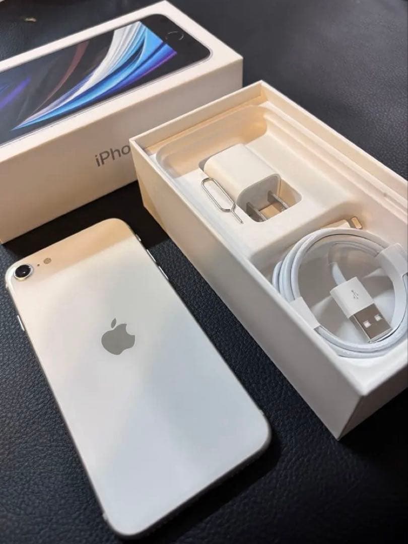 【三連休出品不可お早めに！】iPhone SE (第2世代) ホワイト 64GB